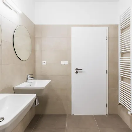 Urban Oasis Bajkalska Апартаменты